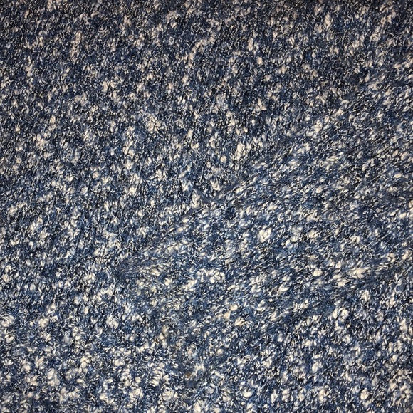 Blue and white comfy sweater - Picture 2 of 5